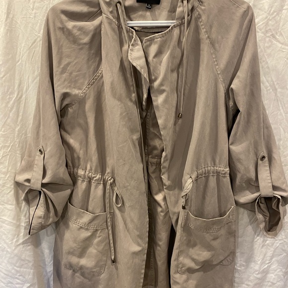 Tan light jacket - Picture 4 of 4